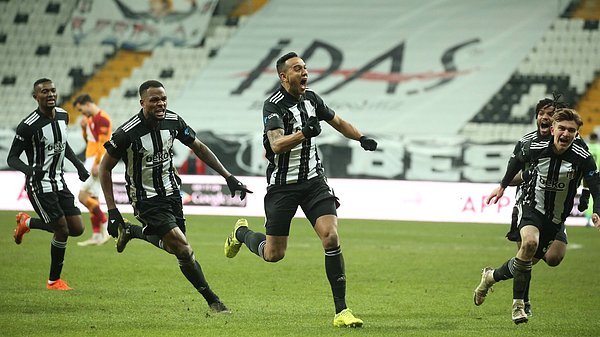 İki takım arasında oynanan son 10 resmi maçta Beşiktaş'ın galibiyet sayısı bakımından üstünlüğü bulunuyor.