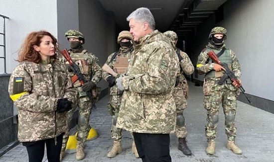 Habercilikte Yeni Dönem: Molotof Kokteyli Tarifi ve Askeri Kamuflaj Gazeteciliği