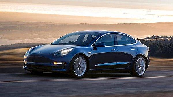 Tesla geçen hafta Model Y SUV ve Model 3 Long Range sedan araçlarının fiyatını 1000 dolar artırmış, Çin'de üretilen Model 3 ve Model Y otomobillerine de 10 bin yuan zam yapmıştı.