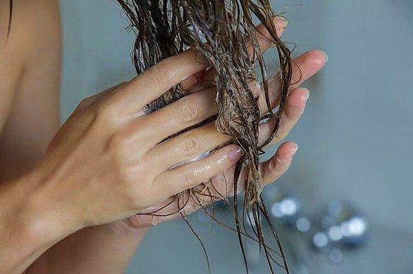 5. Saçı yıkamak aslında saçı nemlendirmektir.