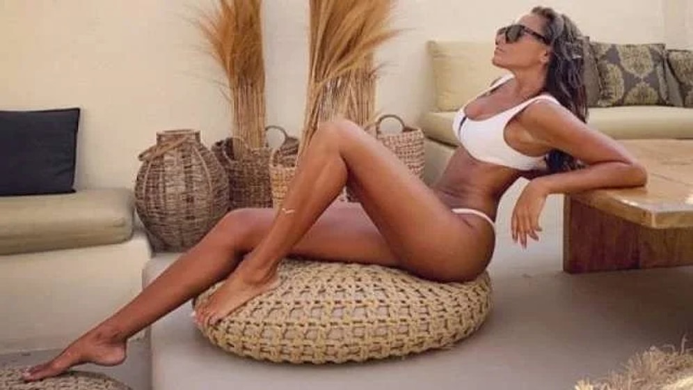 Eda Taşpınar Kumsalda Uzanarak Poz Verdi! İşte Birbirinden Güzel Bikinili Pozları...