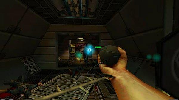 7. "System Shock 2 ruhani devamı BioShock'a fersah fersah fark atar."