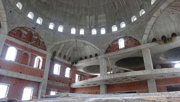 Parasızlığa İsyan Etti: Muhtardan Satılık Cami