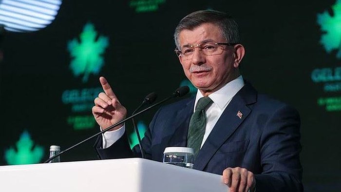 Ahmet Davutoğlu'ndan Erdoğan'ın Doktorlar Hakkındaki Sözlerine Tepki: 'Buna Siyasi Ahlaksızlık Denir'