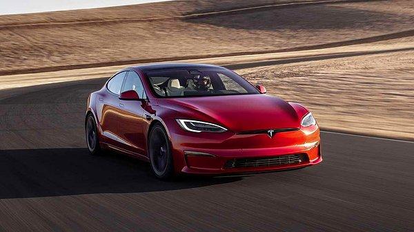 9. Dünyanın en büyük elektrikli otomobil üreticisi Tesla, şirketin kurucusu Elon Musk'ın enflasyondan dert yakınmasının ardından fiyatlarına zam yaptı.