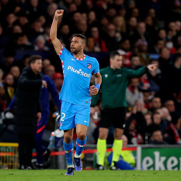 İlk yarıda kaleyi daha fazla yoklayan takım Manchester United'dı fakat gol 41. dakikada Renan Lodi'den geldi.