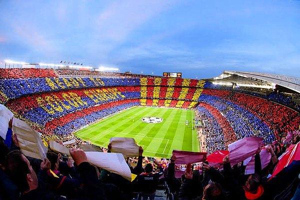 Ayrıca Barcelona'nın ana sponsoru olacak olan Spotify'ın logosu hem erkek hem de kadın futbol takımlarının göğüs bölgesinde de yer alacak.