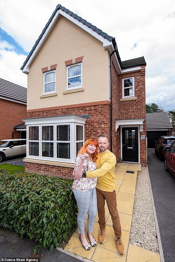 Клэр говорит, что, живя одна, она скучала по мужу и всегда с нетерпением ждала его встречи.