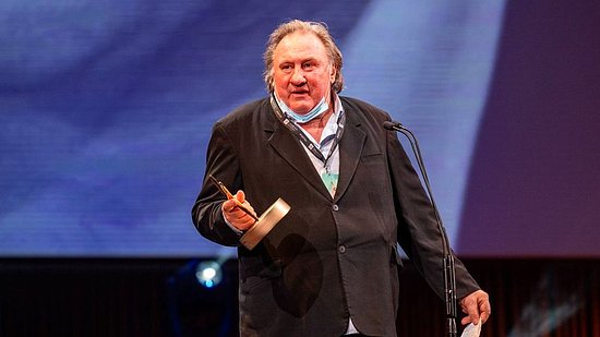 Türk Vatandaşı Olmak İstediğini Söylemişti: Gerard Depardieu, İstanbul’da Balıkçı Teknesinde Yaşayacak