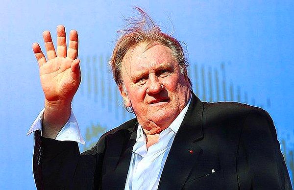 Haftalık L'Obs dergisine konuşan Depardieu, artık daha huzurlu bir yaşam peşinde olduğunu belirterek, dalgalara yelken açarak bu huzuru bulmayı umut ettiğini ifade etti.