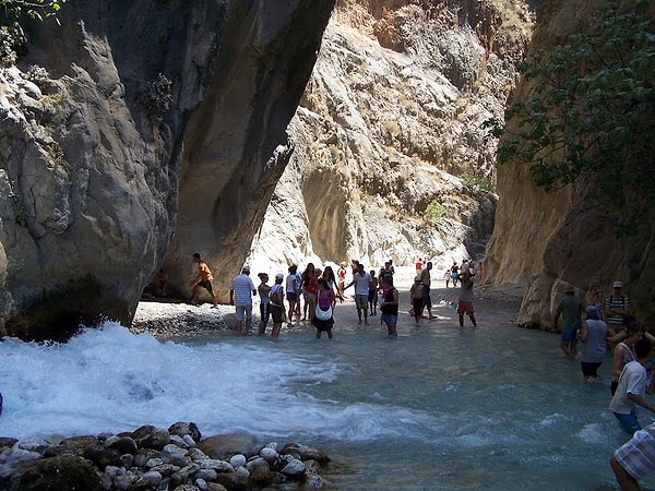 Görenlerin hayran kaldığı Saklıkent Millî Parkı Muğla ve Antalya sınırları arasında yer alıyor!