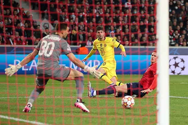 İlk yarının son dakikasında ise Pulisic skora dengeyi getirdi. İlk yarının son dakikasında ise Pulisic skora dengeyi getirdi.