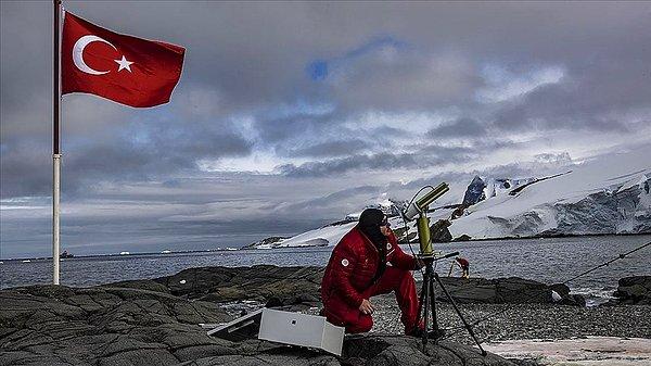 Foto muhabir Şebnem Coşkun 10-28 Şubat arasında gerçekleştirilen 6. Ulusal Antarktika Bilim Seferi'nde bilim heyetinin yürüttüğü çalışmaların yanı sıra bu coğrafyada yer alan farklı türleri de gözlemleme imkanı buldu.