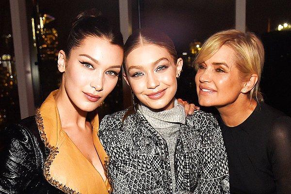 Dünyanın en ünlü modelleri olan Hadid'lerin arkalarında ise anneleri Yolanda Hadid yer alıyor, kariyerine modellik yaparak başlayan bir anneleri var anlayacağınız.