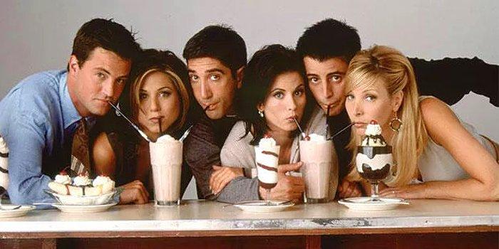 Friends'in Phoebe'sinden Duygusal Açıklama: Dizinin Yeniden Çekilmesi Hakkında Ne Düşünüyor?