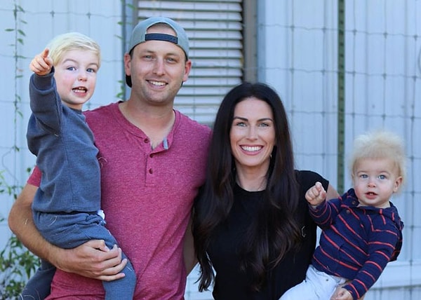 Поскольку заболевание влияет только на волосы Лока, родители были уверены, что беспокоиться не о чем.