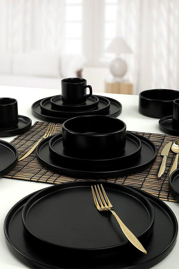 10. Siyah sevenler için Keramika'dan uygun fiyatlı seramik bir yemek seti.