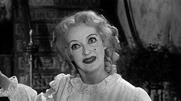 10. Küçük Bebeğe Ne Oldu? / What Ever Happened to Baby Jane? (1962) — Bette Davis