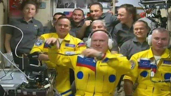 Onlar gelmeden önce istasyonda bulunan Rus kozmonotlar ise 30 Mart'ta Dünya'ya dönecek.