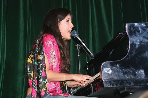 11. И напоследок я оставлю вас с моей любимой реакцией знаменитости, от единственной и неповторимой Ванессы Карлтон.