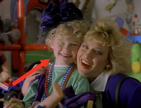 Вот она в одной из своих самых ранних ролей.