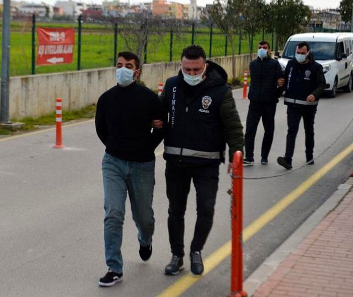 17 Yaşındaki Genç Tartıştığı Babasını Pompalı Tüfekle Öldürdü