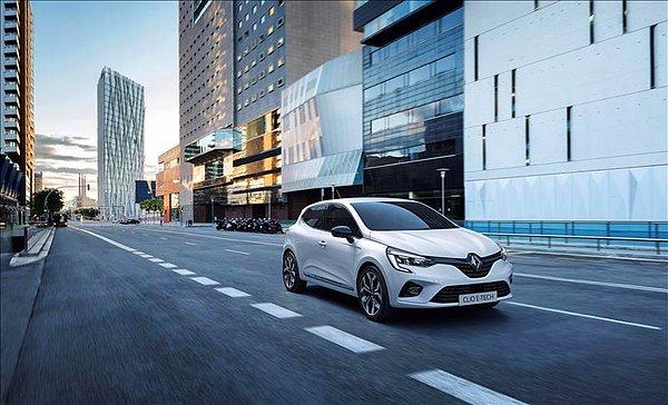 Diğer pek çok şirket gibi otomobil şirketi Renault da Rusya'ya yaptırım uygulayarak geçtiğimiz ay ülkedeki üretimini askıya almıştı.