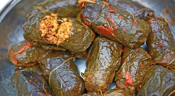 52. Ordu-Mısır Yarmalı Aş Sarması. Yörenin tüm lezzetlerini içinde bulunduran bu yemek Ordu'nun yerel yemeklerinden biridir. Sarma, asma yaprağıyla değil, kara lahanadan yapılır.