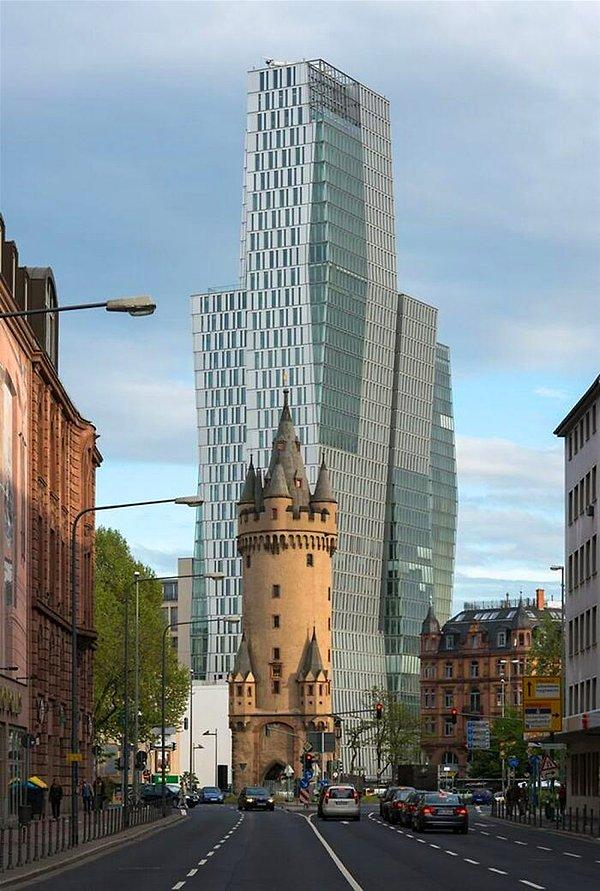 29. 15. yüzyılda inşa edilen Eschenheimer Turm'a bakın! Masallardan fırlamış gibi değil mi?