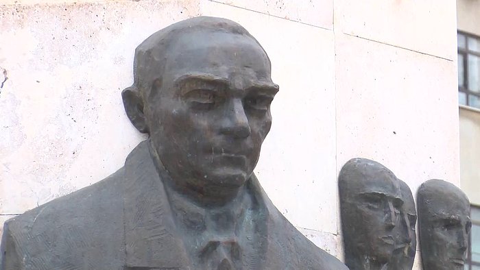 Bağcılar Meydanı'ndaki Atatürk Anıtı Tartışma Yarattı