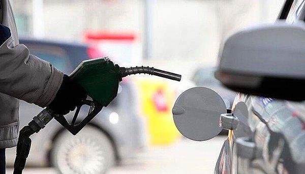 4. 23 Mart 2022 tarihinden itibaren geçerli olmak üzere benzin ve motorin fiyatlarına zam yapıldı. Zamlar pompalara anında yansıdı.
