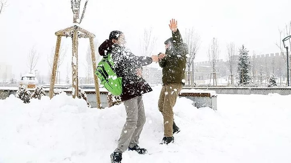 Erzurum'da Yarın Okullar Tatil mi? 24 Mart 2022 Perşembe Erzurum’da Okullar Tatil mi Edildi?