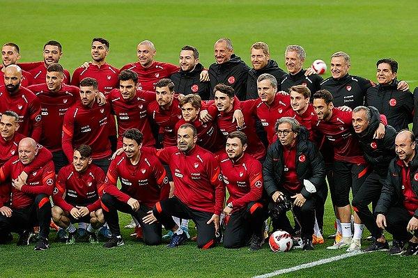 Portekiz ile oynanacak Avrupa Elemeleri play-off yarı final maçı Dragao Stadyumu'nda saat 22:45'te başlayacak. Mücadeleyi Almanya Futbol Federasyonu'ndan Daniel Siebert yönetecek.