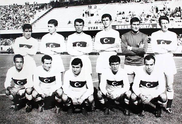 1966 yılında Dünya Kupası Elemelerinde karşılaşmış ve ilk maçı 5-1, ikinci maçı ise 1-0 yenilmiştik.