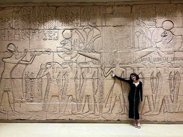 Hazar Ergüçlü'den Mısır Pozları