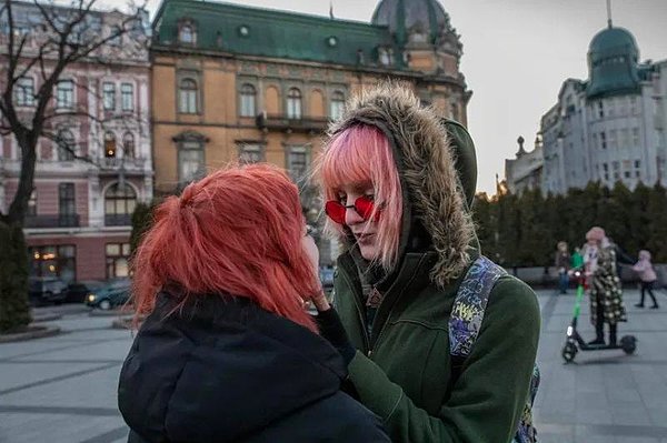 "Yasal belgeleri bulunanların bile çıkışına izin verilmiyor"