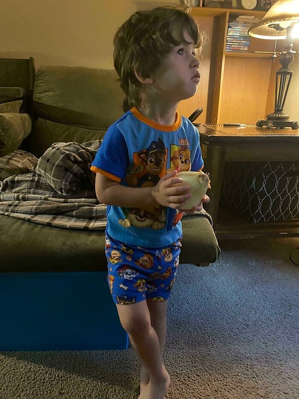 13. У моего ребенка тонны игрушек, и он играет с луком