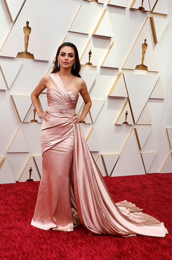 13. Мила Кунис