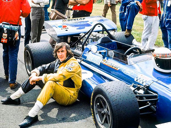 8. Jackie Stewart - 27 yarış