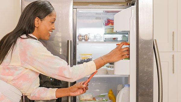 Buzdolabı kapağındaki gıdalarınızı düzenleyin.
