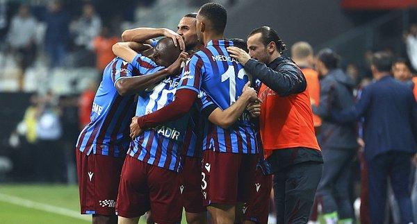 Lider Trabzonspor listede üst sıralardaki yerini koruyor.