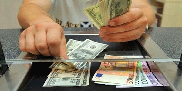 Dolar/TL, baskılara karşı direnişini sürdürüyor.