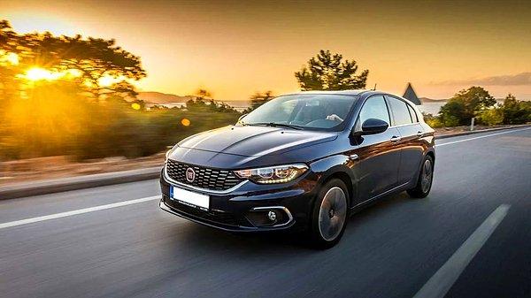 Dizel otomatiğin ardından 2022 Fiat Egea hibrit versiyonun da fiyat listesi açıklandı. Hibrit versiyon, standart station wagon hariç tüm gövde seçeneklerinde sunuluyor.