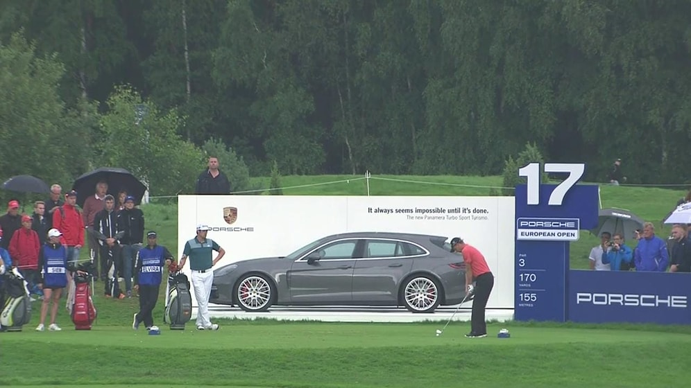 155 Metreden Tek Atışta Topu Deliğe Sokan Golfçü O Atışı ile Porsche Panamera Kazandı