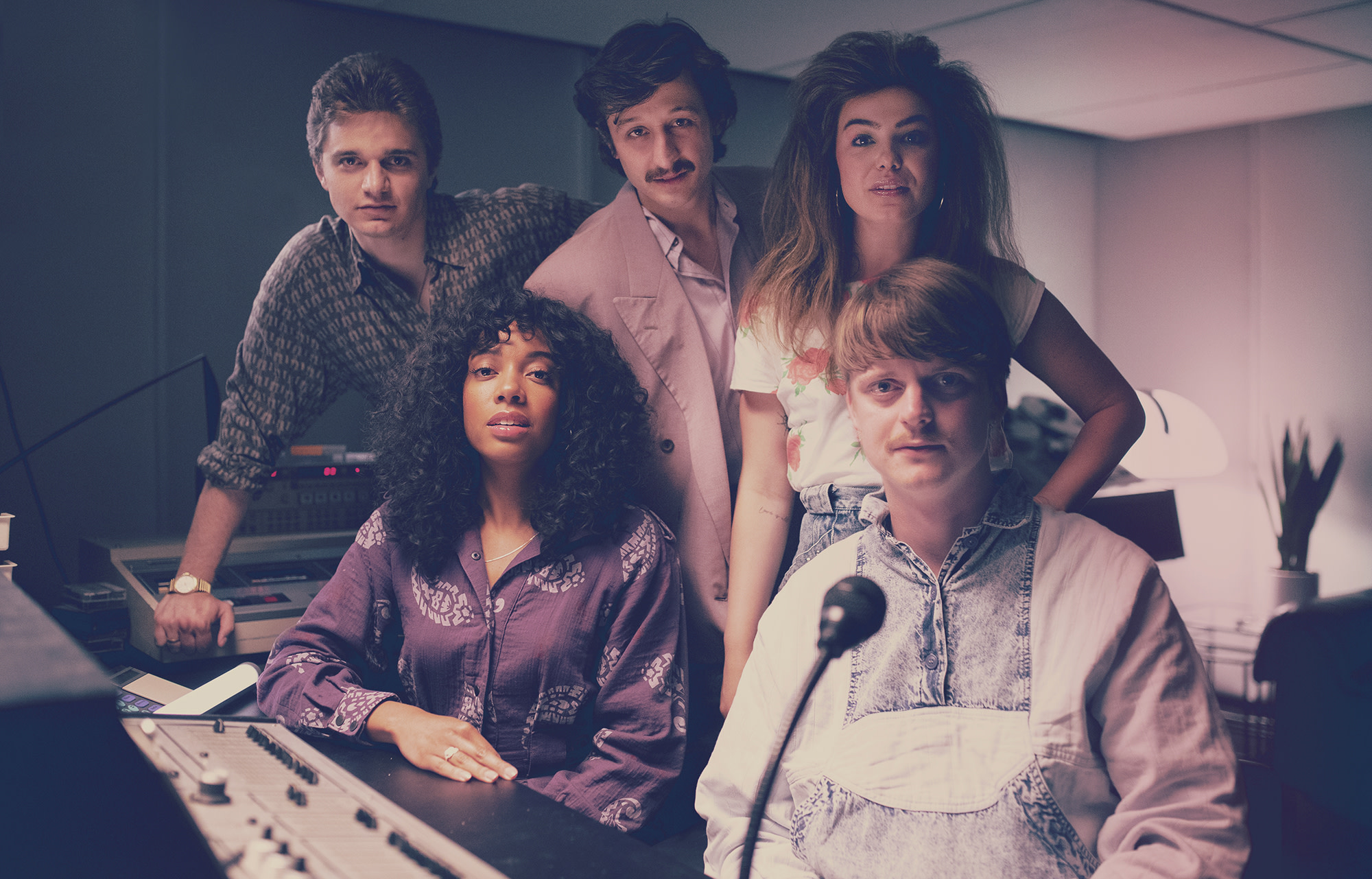 ‘Dirty Lines’ Season 1 Release Date, Cast, Plot, Trailer, And