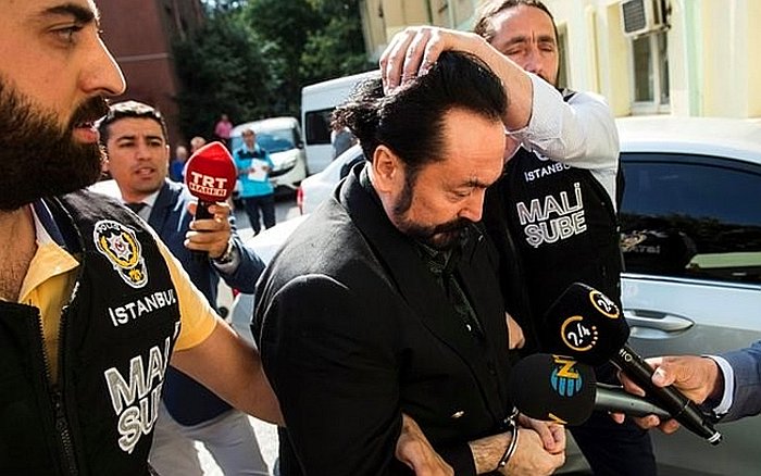 68 Sanık Tahliye Edilmişti: Adnan Oktar Davasında 50 Kişi Tekrar Tutuklandı