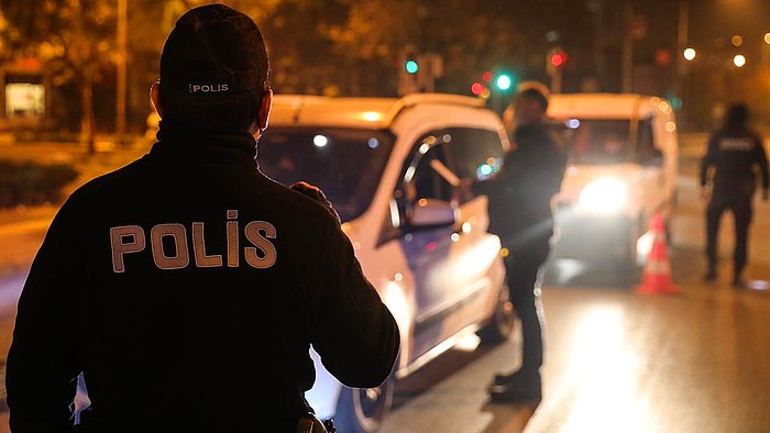 Suriyelilerin Aracına Sahte Para ve Uyuşturucu Koyan 6 Polis Tutuklandı