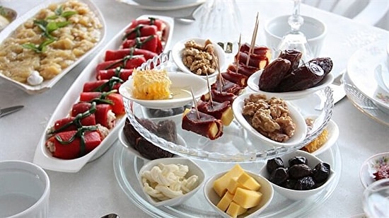 Ramazan Öncesi Fark İştahımızı Kapadı: Zengin ve Fakir Sofralarının Ortak Yanı 'Fiyat Artışı'