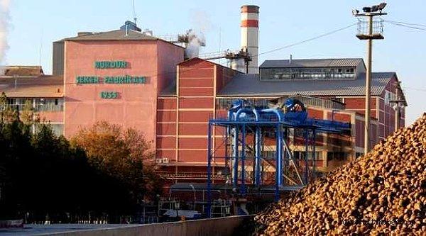 İzmir İktisat Kongresi'nde alınan kararla, 6 Kasım 1925'te ilk şeker fabrikası Uşak'ta kurulmuştu
