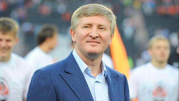 Yıldız futbolcu ayrıca Shakhtar kulüp başkanı Rinat Akhmetov'un da bu süreçte Ukraynalılar için su, yiyecek ve ilaç yardımı yaptığını, ayrıca kişisel işletmelerinin Ukrayna'nın bağımsızlığı için savaşan gönüllülere yardımcı olduğunu belirtti.